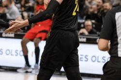 德甲转会期再迎强敌，洛杉矶湖人强势反弹，主帅态度：更衣室稳定，更衣室氛围转暖的简单介绍爱游戏体育