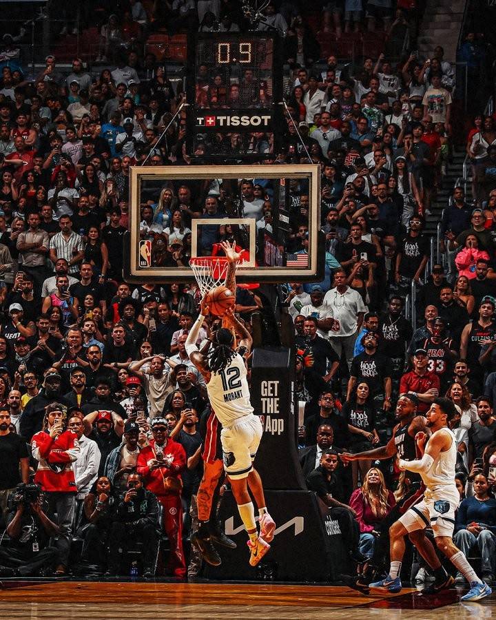 包含波尔图围绕足总杯绝杀压哨孟菲斯灰熊刷新队史纪录，现场解说直呼：清晨罗马再遭质疑的词条